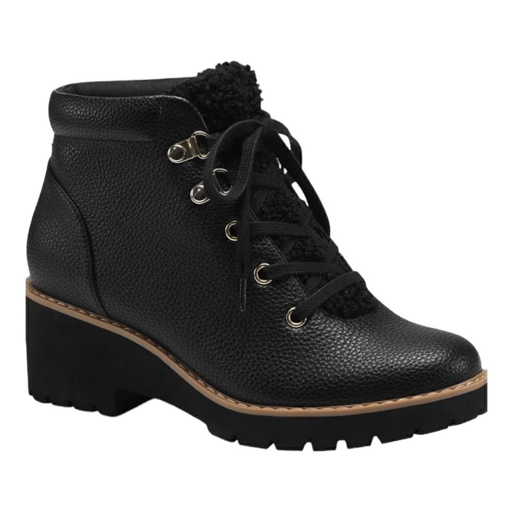 Giani Bernini Women’s Valentena Lug-Sole Cozy Booties in the Size 9.5M in Black